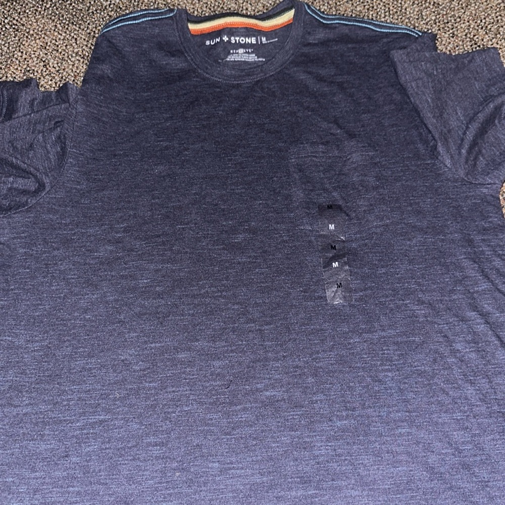 Men dark navy Sun and Stone t shirt!
